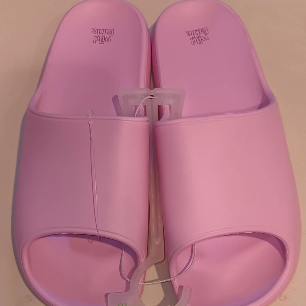 Wild Fable Pink Slippers Sandals with Textured Strap